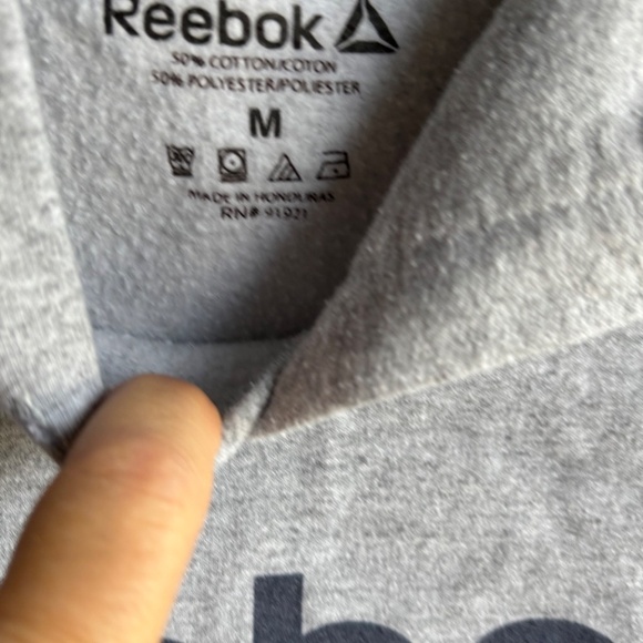 Reebok men’s medium hoodie *missing drawstring* - Picture 5 of 6
